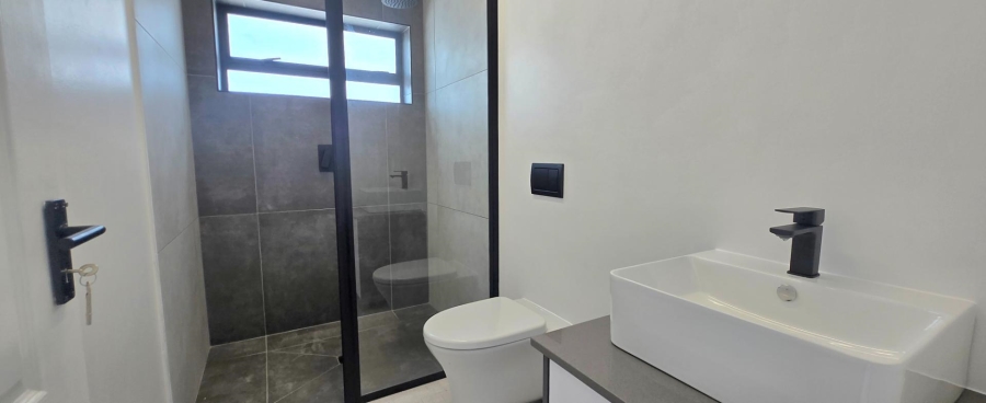 5 Bedroom Property for Sale in Kleinbaai Western Cape